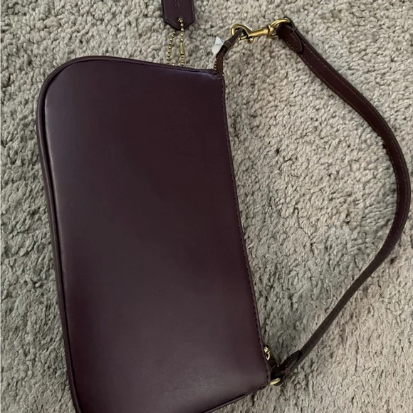 Coach Nolita19 Burgandi color - Picture 2 of 5